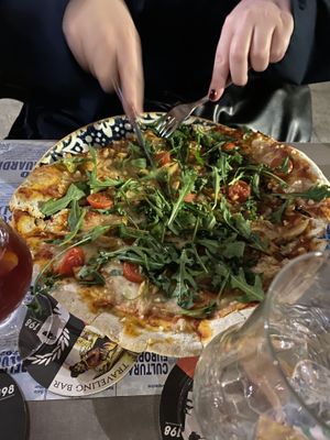 Arugula pizzaa  at Viva Chapata in Madrid
