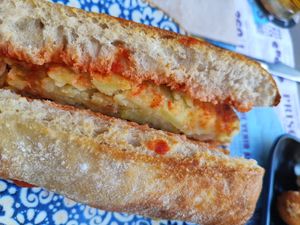Bocata de tortilla at Viva Chapata in Madrid