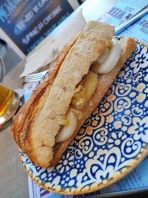 Bocata de calamares at Viva Chapata in Madrid