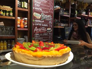 Fruits pie at Viva Chapata in Madrid