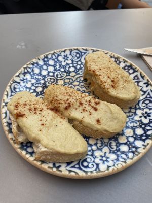 Tapas of hummus  at Viva Chapata in Madrid