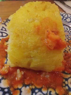 La tortilla más rica que he probado en un establecimiento vegano y no vegano!!! Me encantó y definitivamente volveré! at Viva Chapata in Madrid