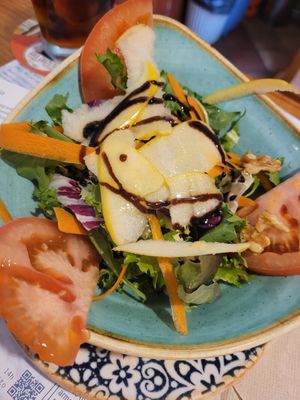 Salad viva at Viva Chapata in Madrid