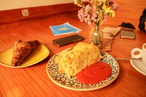 breakfast at Viva Chapata in Madrid