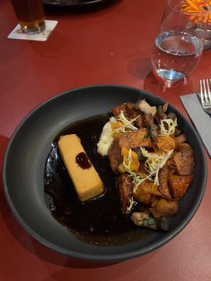 Main course: HOKKAIDO PUMPKIN & PARSNIPBlatt - Download kostenlose symbole
Herb King Oyster Mushrooms | Sweet Potato | Vegan Glaze at The Newport Restaurant & Marina in Luebeck