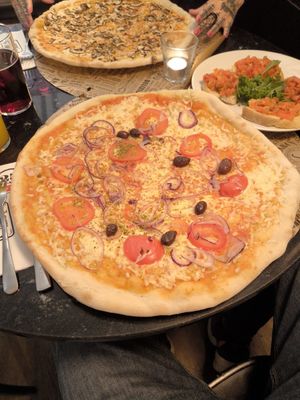 Pizza Rustica in vegan 🌱 at L'Osteria in Salzburg