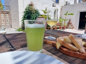 Limonada at Flores do Cabo Colares in Colares