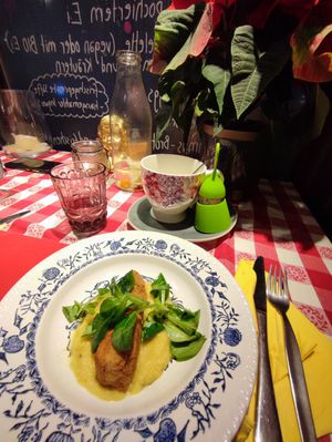 Veganer Fisch auf Selleriepuree at By Maida in Graz