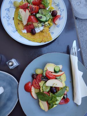Brot mit Aufstrich at By Maida in Graz
