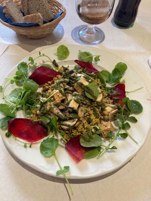 Ensalada proteínica  at Artemisa Sol in Madrid