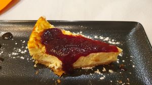 Cheese cake con moras at Artemisa Sol in Madrid