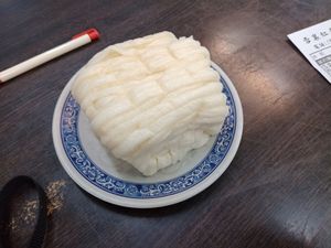 Silverneedle bread at Potherb Vegetarian Dim Sum 雪裏紅素食點心 in Taipei