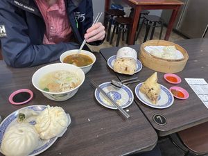 Variety of steam buns, veg dumplings, hearty soup, tofu soup, sticky rice  at Potherb Vegetarian Dim Sum 雪裏紅素食點心 in Taipei