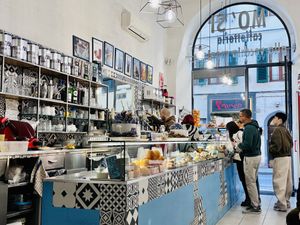   at Mò Si Caffetteria alla Vecchia Maniera - Nazionale in Florence