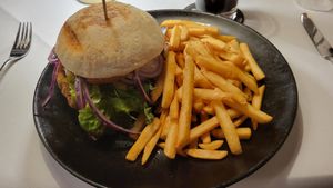 Vegan Burger at Café Restaurant Oberwaldhaus in Darmstadt