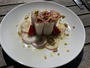 Rettich, Walnuss und Radieschen  at Tonka in Frankfurt