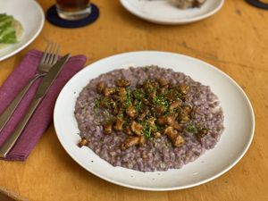Das Risotto (vom Dessert Tonkamousse haben wir vergessen ein Bild zu machen, so schnell war es aufgegessen)  at Tonka in Frankfurt
