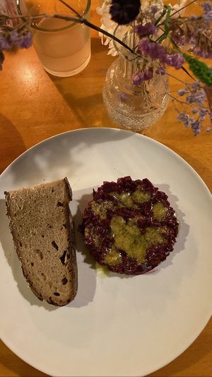 Starter August 2023: beet tartare with herb mayo and sourdough bread. Very tasty, especially the bread   at Tonka in Frankfurt