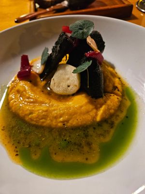 UrKarotte auf Karottencreme, Nori, Verjus at Tonka in Frankfurt