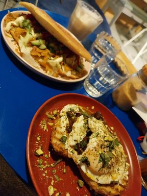 Vegan kebab and Turkish eggs at Stoet in Hengelo