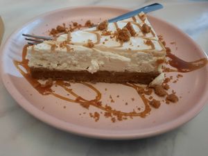 Vegan Lotus cheesecake with caramel sauce at Stoet in Hengelo