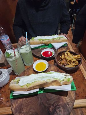 Completo XL con limonada ♡ at Catapilcana Vegana in Santiago