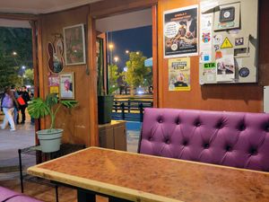 Eat-in space at Catapilcana Vegana in Santiago