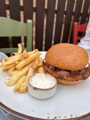   at Kappos Etsi in Aegina