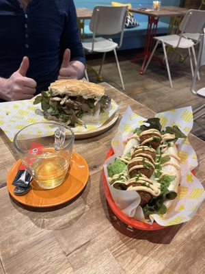 Smashed avocado & oesterzwam (boven) + puntje spanaki (onder)  at Taboe Bar & Keuken in Zwolle