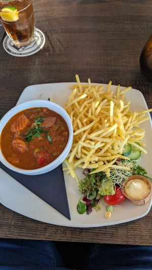 Vegan goulash + steppegras at Eetcafé Simpel in Renesse