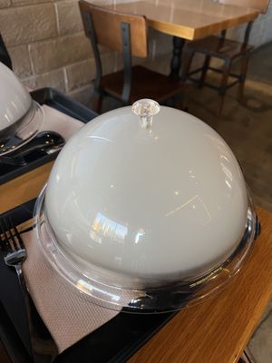 Presentation   at REDWHITE BONELESS RAMEN - Studio City in Studio City