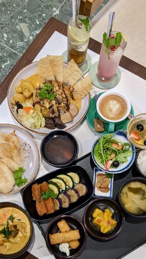 Vegan Food at SIN - Greendot Plus - Jewel in East Singapore
