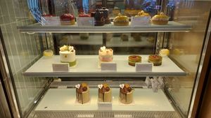  at SIN - Greendot Plus - Jewel in East Singapore