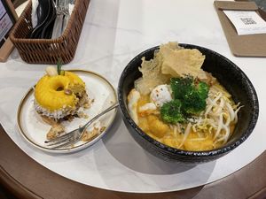 Laksa (vegan) and mango dessert (vegan)  at SIN - Greendot Plus - Jewel in East Singapore
