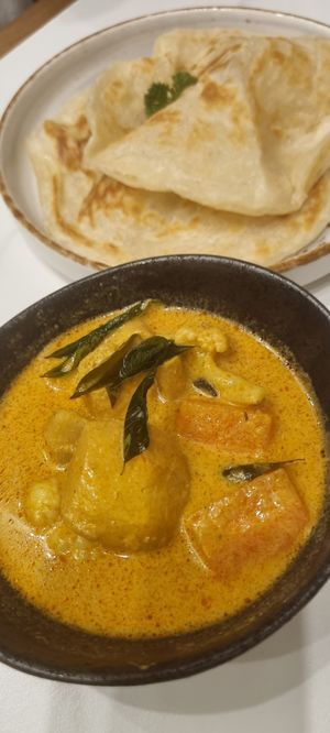 Crispy prata with curry at SIN - Greendot Plus - Jewel in East Singapore
