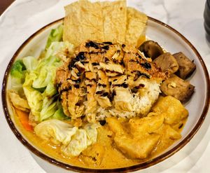 hainanese curry chicken rice at SIN - Greendot Plus - Jewel in East Singapore