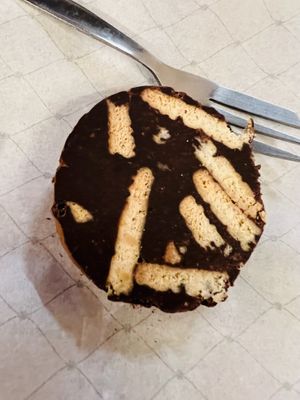 Vegan chocolate & dates   at Salamaria - Charcutaria Doce in Lisbon