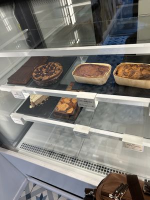 Nicht alles ist vegan.   at Backbrüder - Glutenfreie Bio-Bäckerei in Dusseldorf