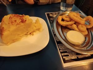 Tortilla y calamares veganos at B13 Bar in Madrid