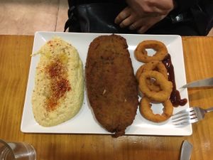 plato combinado at B13 Bar in Madrid