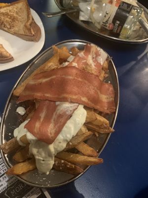Batatas alioli and extra bacon🥰  at B13 Bar in Madrid