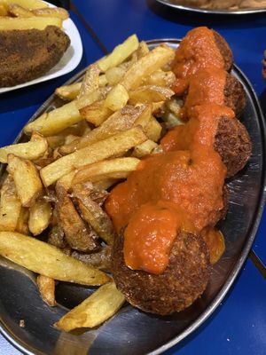 Albóndigas con tomate   at B13 Bar in Madrid