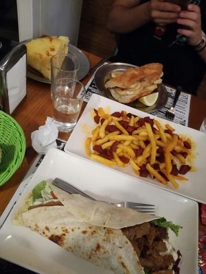 Todo enorme y con agua gratis at B13 Bar in Madrid