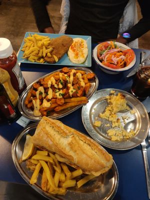 Calamares sandwich, chorizo plate, mixed plate at B13 Bar in Madrid
