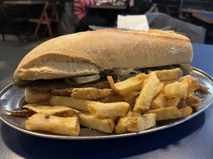 bocata de seitán con pimientos y queso  at B13 Bar in Madrid