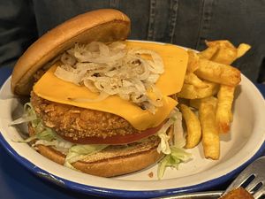 hamburguesa estilo pollo  at B13 Bar in Madrid