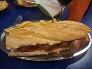 Chorizo sandwich at B13 Bar in Madrid