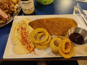 Plato combinado at B13 Bar in Madrid