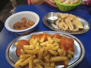 Albóndigas, croquetas y calamares at B13 Bar in Madrid
