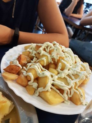 Ración patatas alioli   at B13 Bar in Madrid